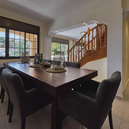 Sleeps 12 Pool Wifi